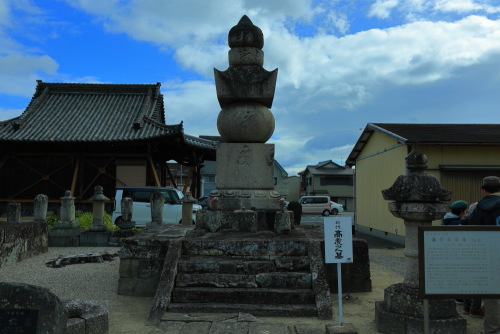 2026年1月31日 熊野市民27人と、 赤木城を築城した藤堂高虎のお墓参り